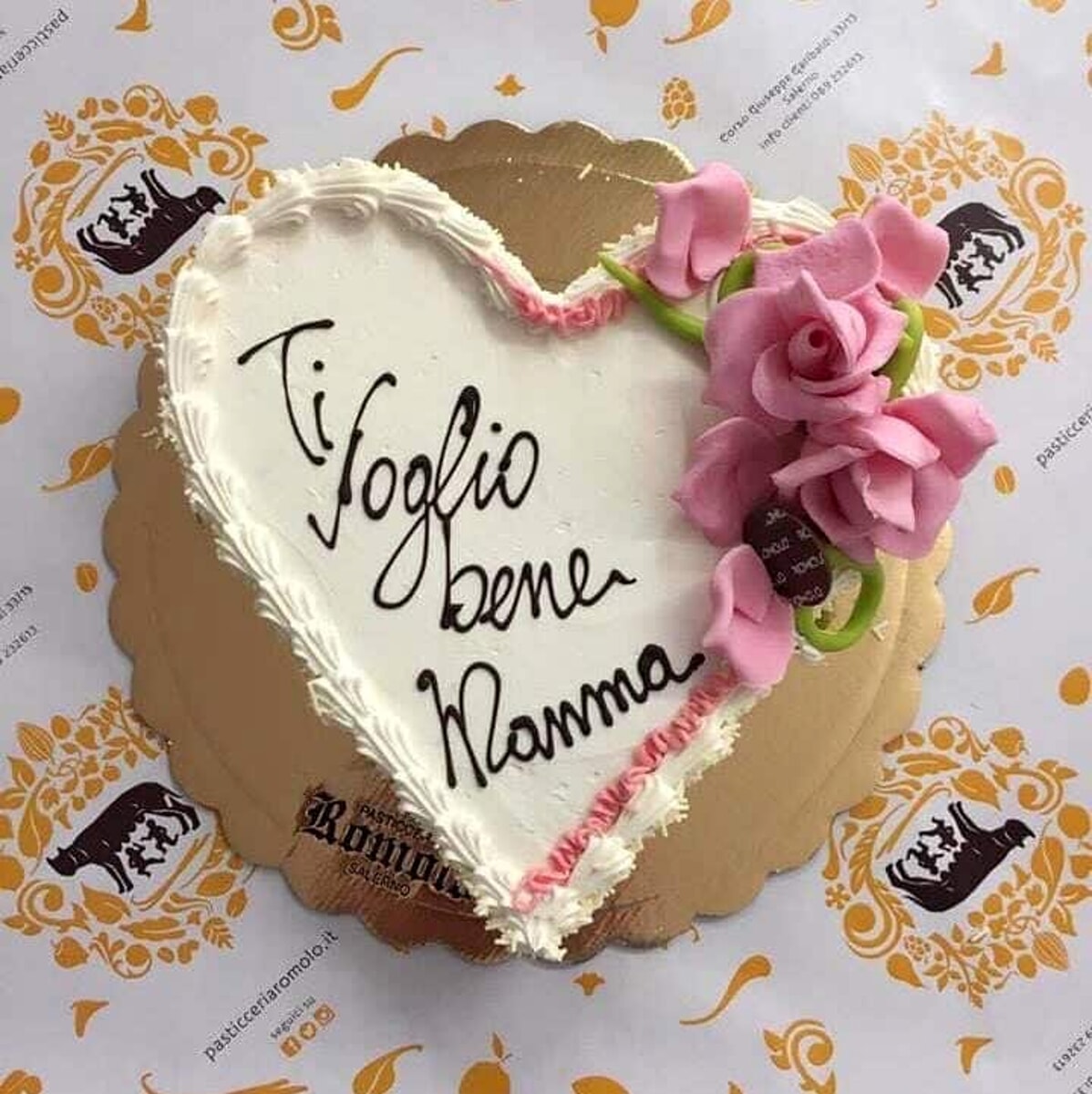 Festa della Mamma a Salerno, torte e crostate che “sanno d’amore” da Romolo