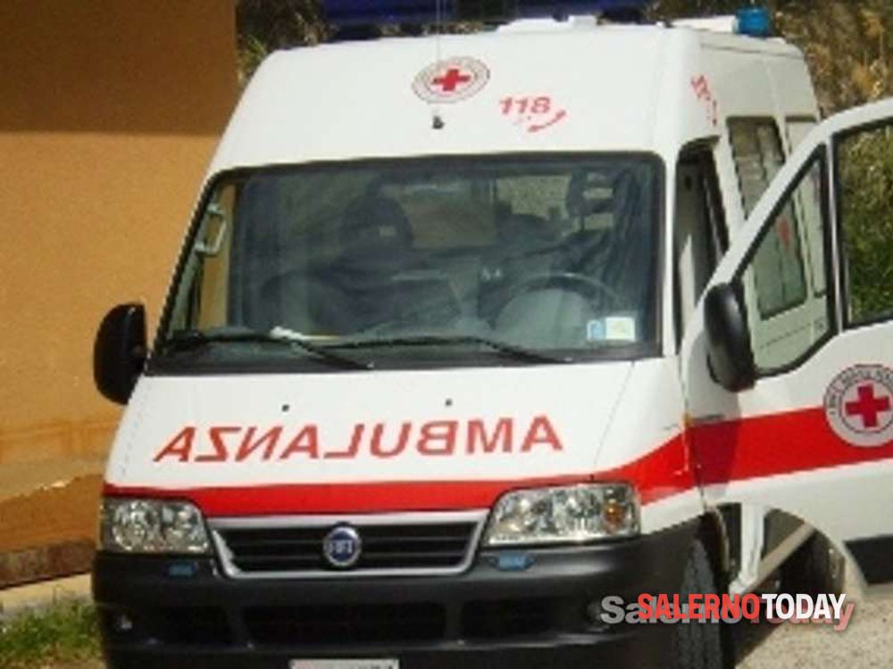 Due incidenti in poche ore ad Agropoli: in ospedale un centauro e una automobilista