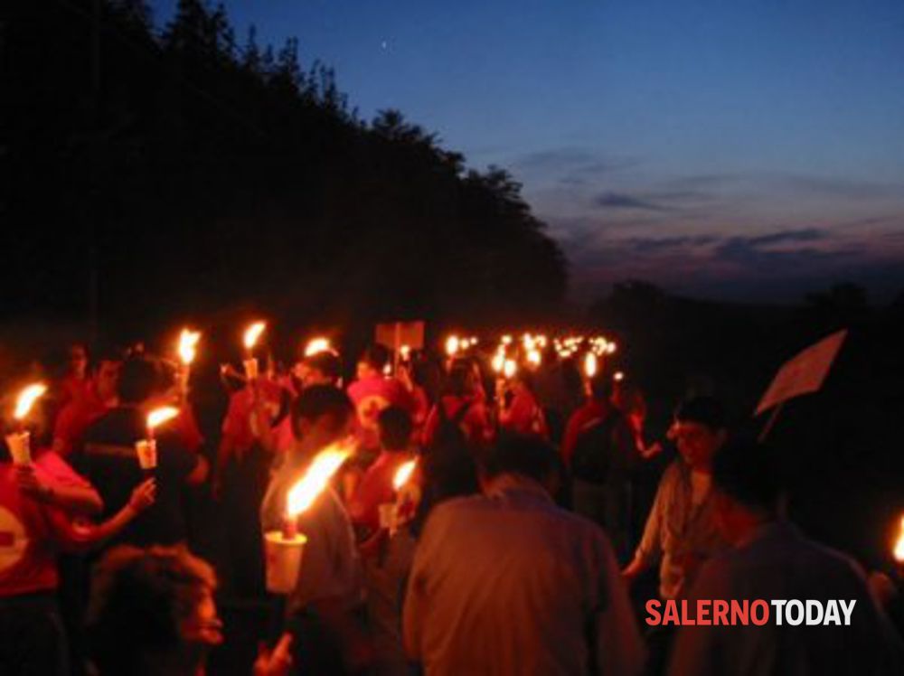 Incidente a Policastro, la comunità in preghiera per Lorenzo: organizzata una fiaccolata