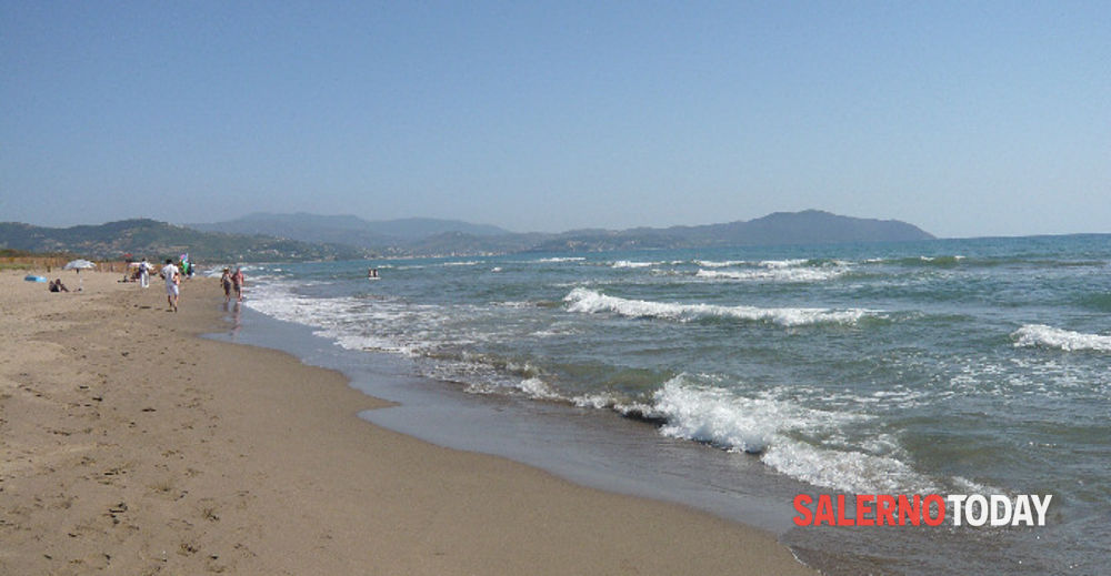 Ladri in spiaggia ad Ogliastro Marina: turisti derubati