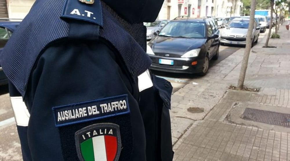 Palinuro, giovane ausiliare del traffico aggredita per una multa di 18 euro