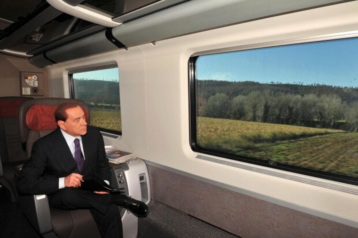 Alta Velocità, Berlusconi: “Il mio governo la portò fino a Salerno, ora puntiamo ad andare oltre”
