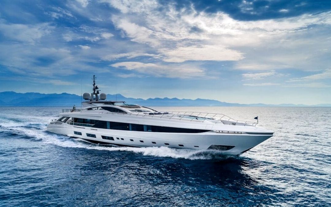 Sorpresa nel Cilento, avvistato anche il mega yacht “El Leon”