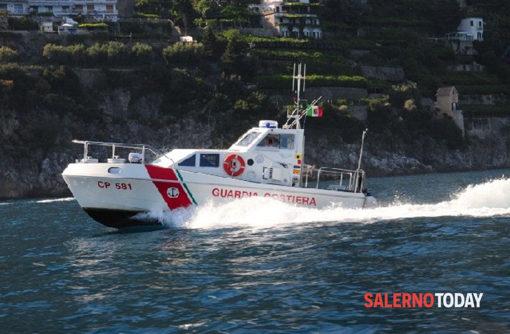 Due imbarcazioni in avaria in Cilento: tratte in salvo 7 persone dalla Guardia Costiera