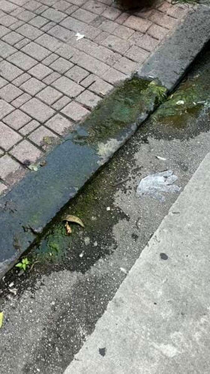Perdita d’acqua in via Mobilio, incivili in larghetto San Giovanni: le segnalazioni