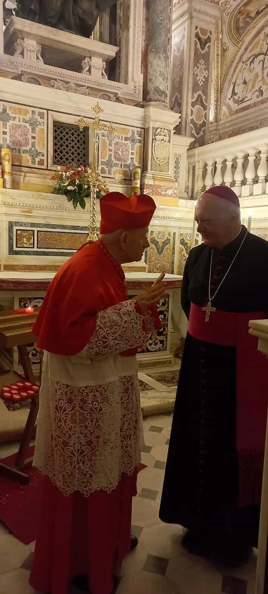 Carcere e lavori forzati durante la dittatura comunista: il cardinale Simoni perdonò i suoi aguzzini, la sua visita a Salerno