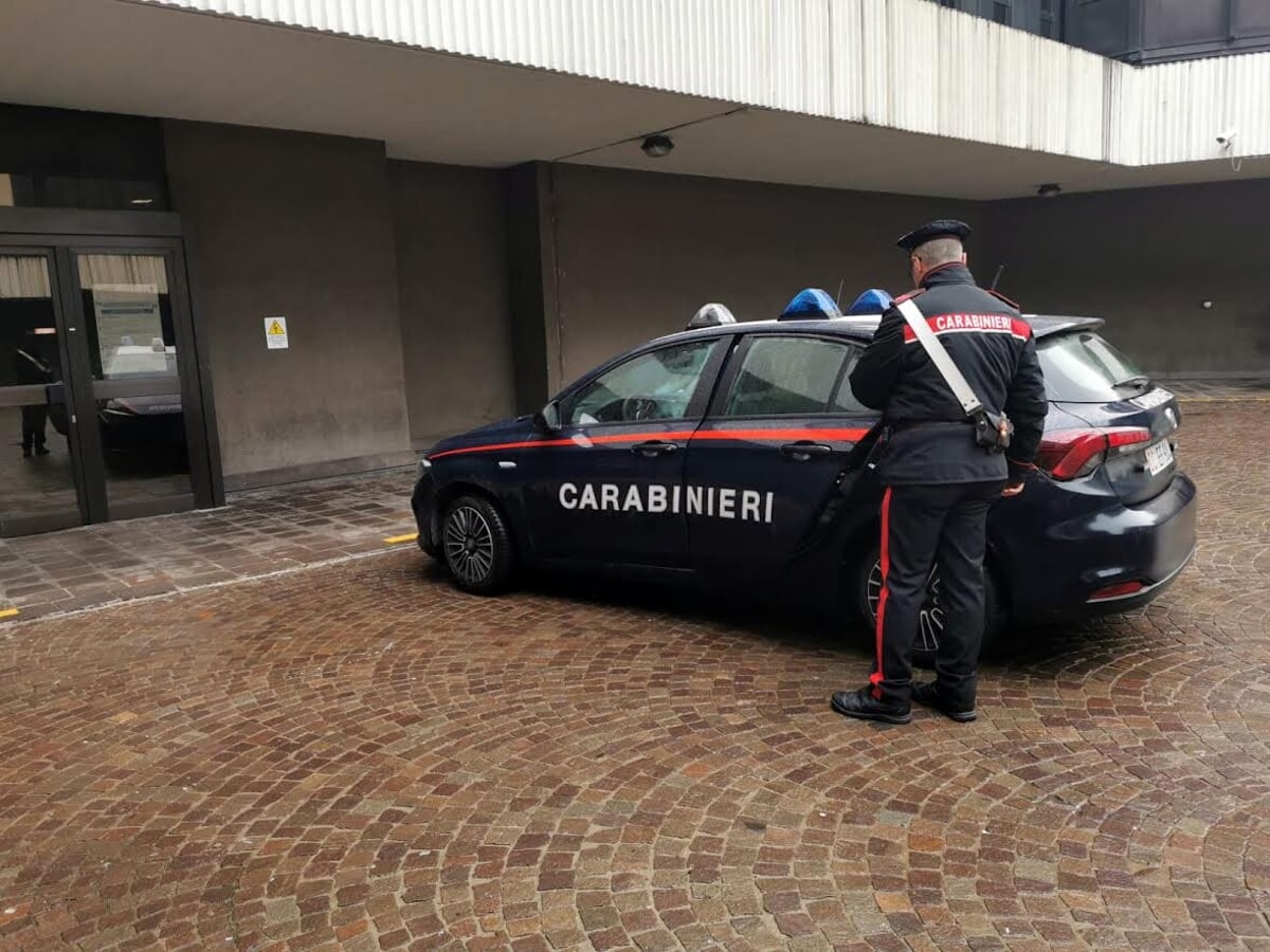 Rapinò sala slot a Fisciano, si presenta dai carabinieri “sono evaso”: arrestato