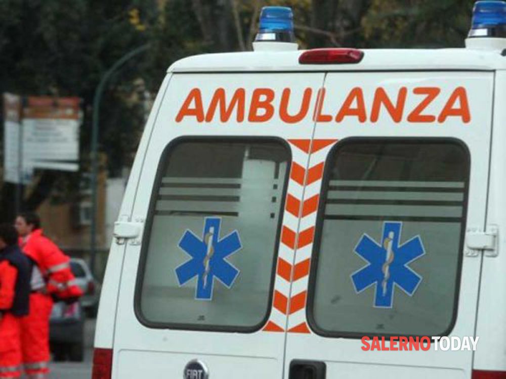 Incidente a Nocera Superiore, auto si ribalta nei pressi del depuratore