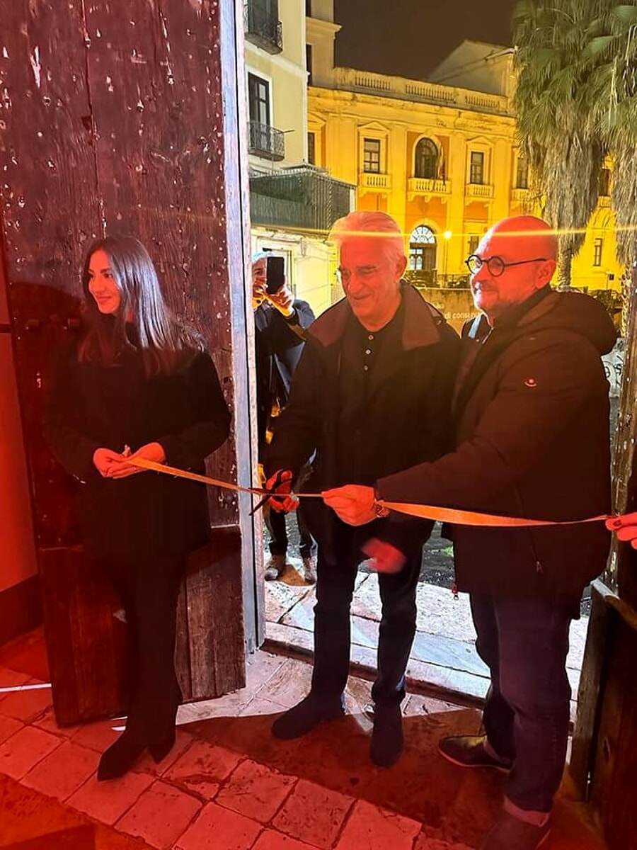 Salerno, inaugurata la mostra multimediale immersiva di Klimt: presente il sindaco