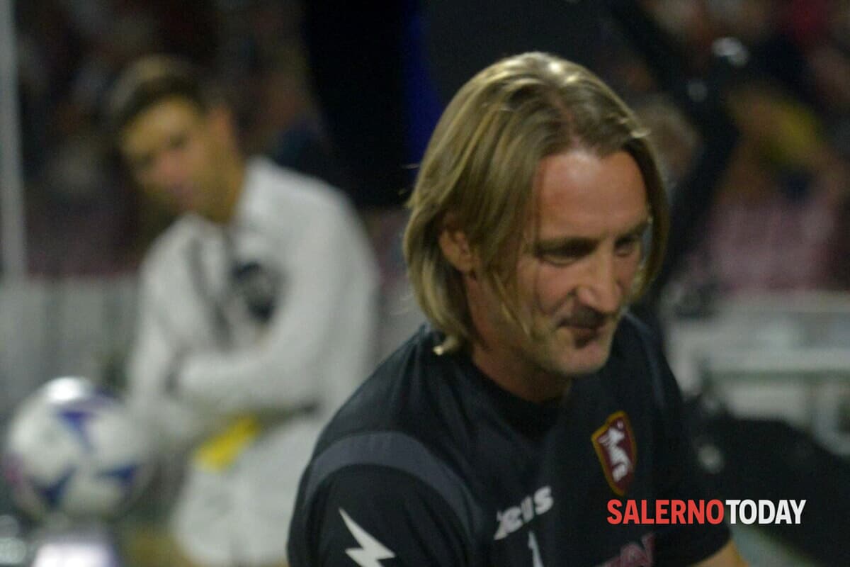 Aria di derby, parla l’allenatore della Salernitana: “Lotta, lotta e non mollare”