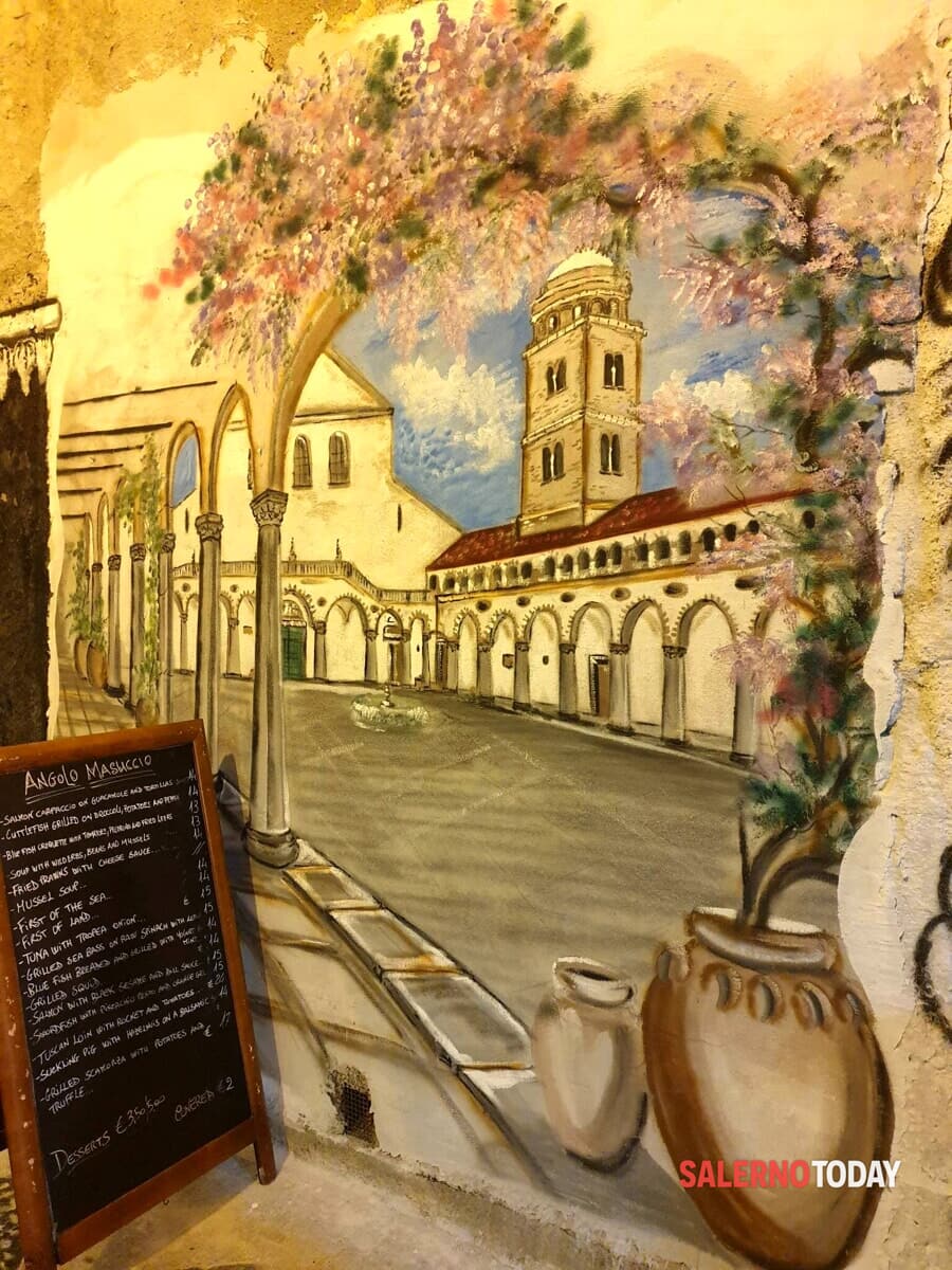 Murales nel centro storico di Salerno: spunta anche il Duomo