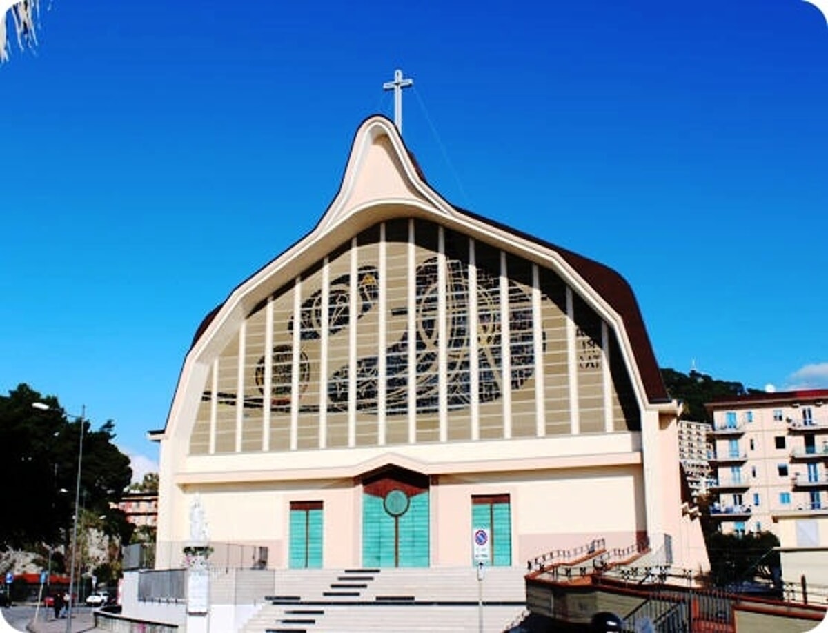 Pranzo con i senza fissa alla chiesa “Santa Maria Martyres”: partecipa l’arcivescovo Bellandi