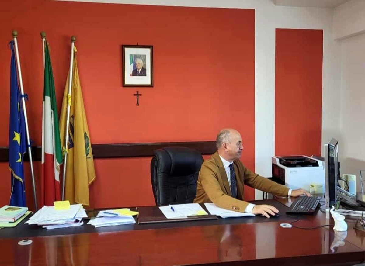 Agropoli, il sindaco Mutalipassi smentisce le dimissioni: “Sono al lavoro per la città”