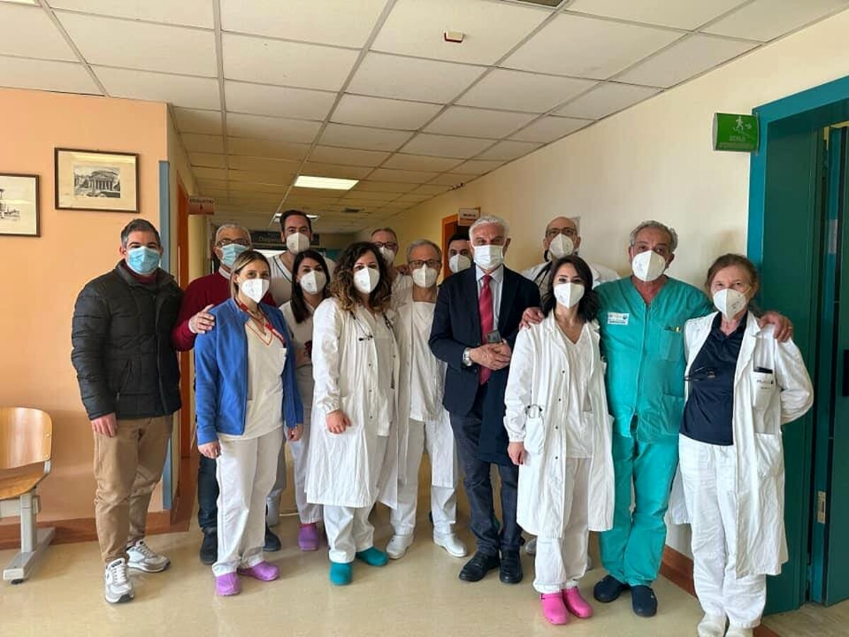Pasqua a Sarno: gli auguri del sindaco a medici, infermieri e degenti dell’ospedale