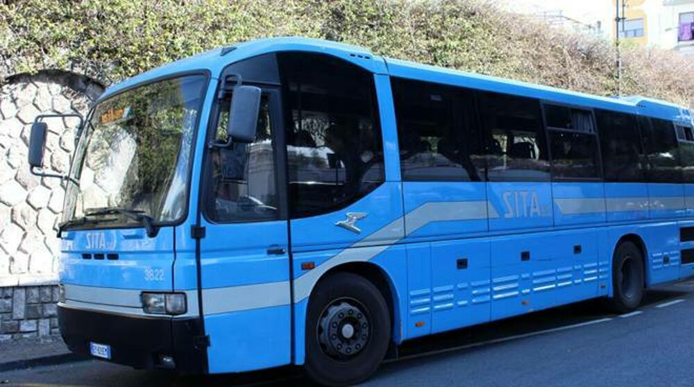 Bus precipitato in Costiera: scatta divieto di transito per mezzi pesanti, ecco gli orari dei bus
