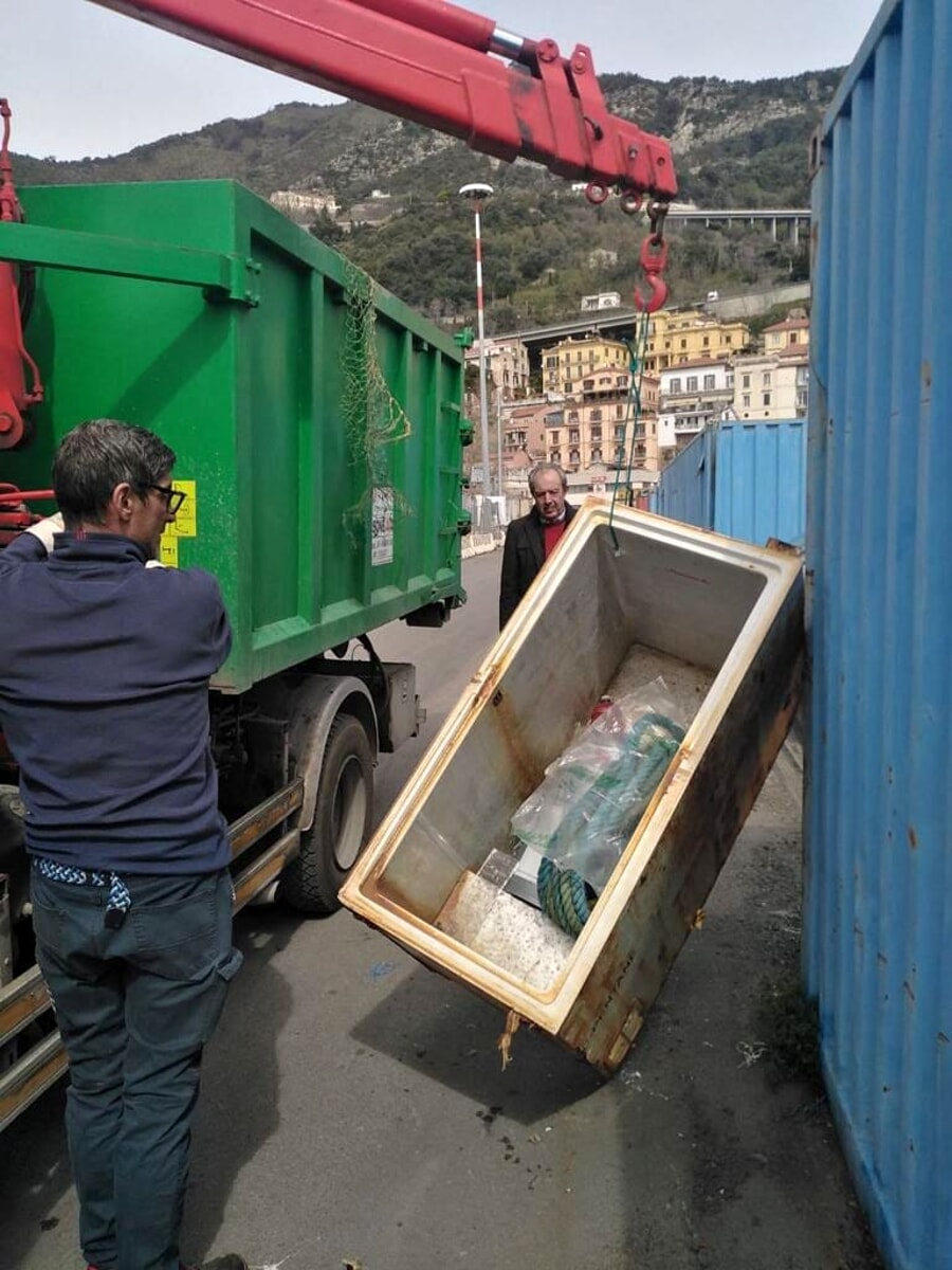 Progetto “Blu Mater”: nel golfo di Salerno raccolte oltre 10 tonnellate di rifiuti