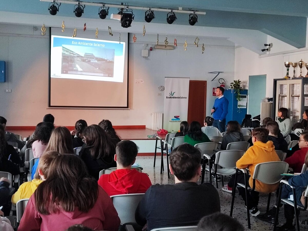 Tour di EcoAmbiente nelle scuole: tre tappe a Salerno