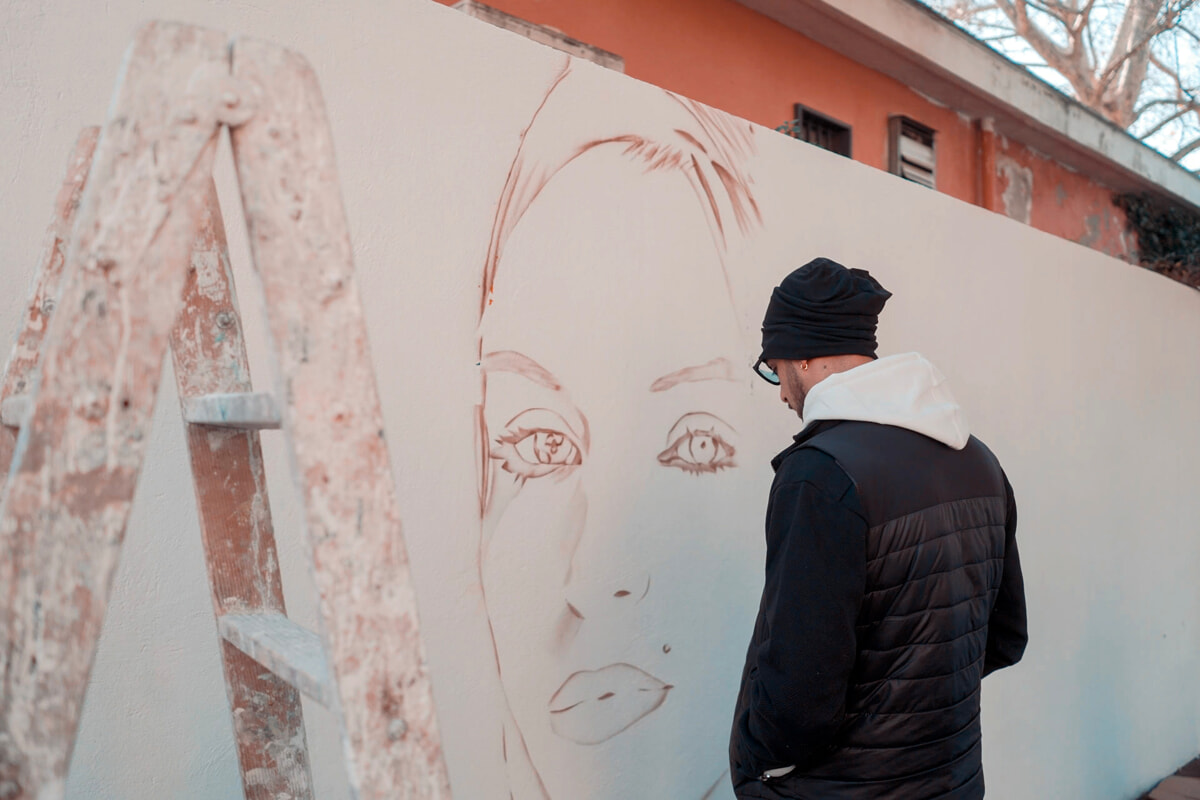 Pontecagnano, iniziato il murale dedicato ad Anna Borsa