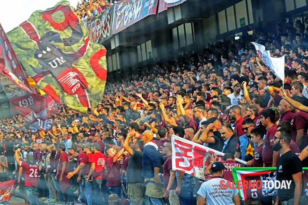 Porte aperte allo stadio Arechi, la carica degli ultras sui social: “Difendiamola, questa Serie A”