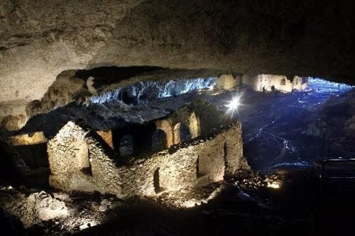 Curiosità,  l’affascinante Santuario nella Grotta di San Michele a Olevano su Rai 3