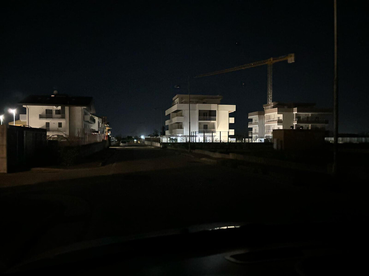 “Siamo al buio ogni sera, camminiamo con le torce”: l’ira dei residenti di Trivio Granata