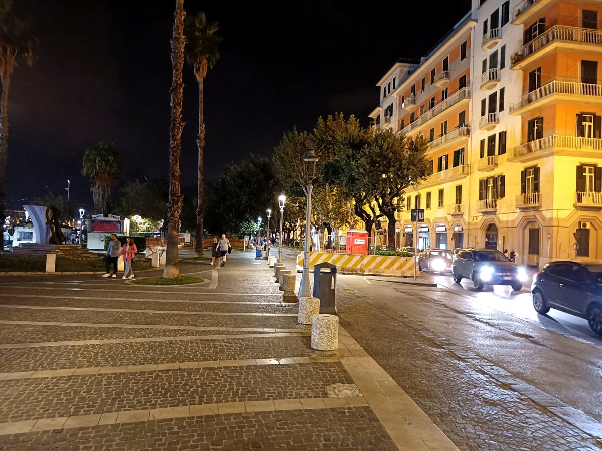 Illuminazione a led a Salerno città, De Luca: “Alcune strade sembrano un cimitero”